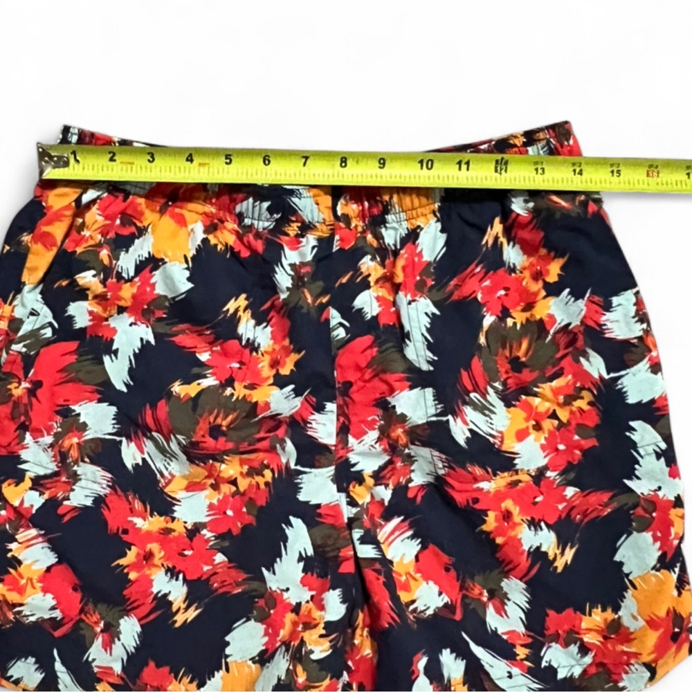 Columbia Women's Pleasant Creek Shorts with a multicolor floral print - M - Picture 8 of 11